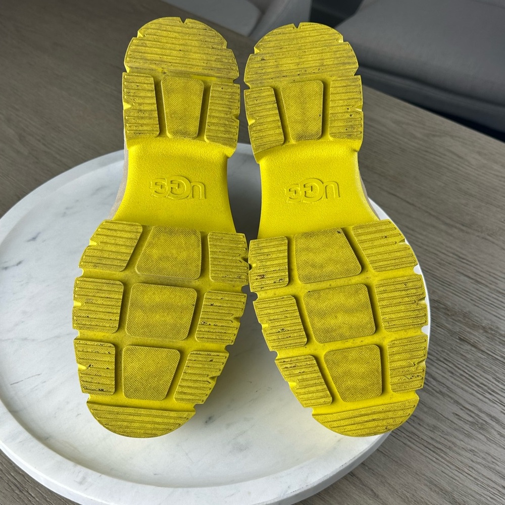 UGG Ashton Tan Boots with Bright Yellow Soles - Picture 9 of 9